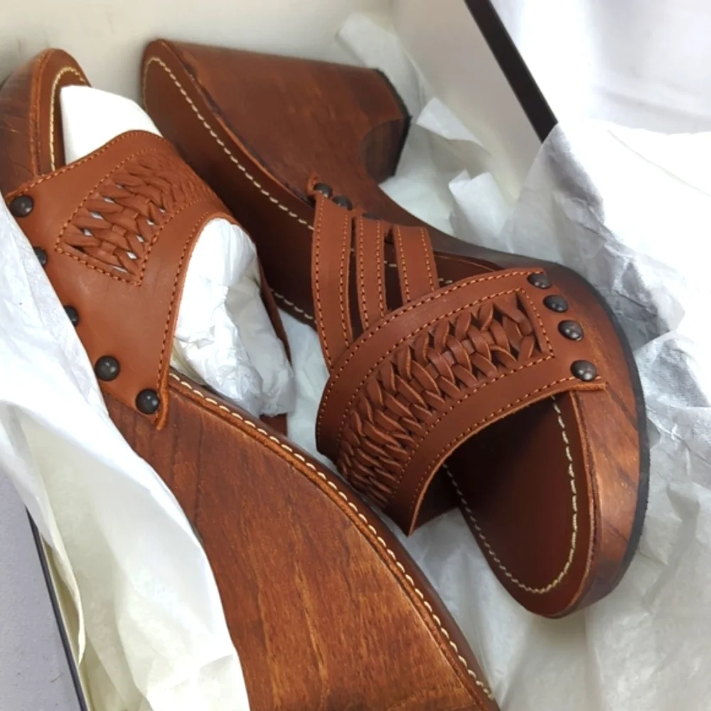 FINAL SALE 🆕🌿NICOLE FARHI SANDALS🌿 - Picture 7 of 16